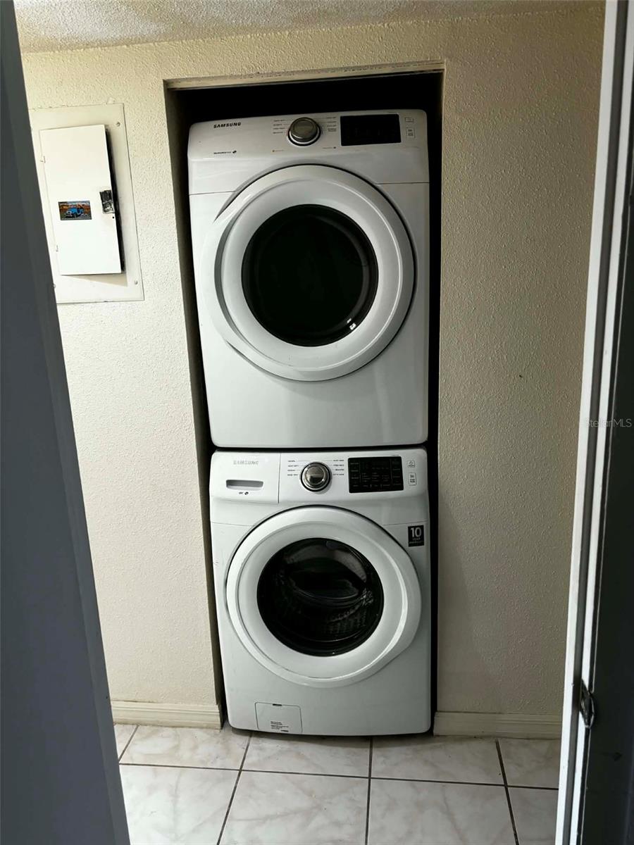 Image 6 of 19 For 500 Newell Hill Road 101a