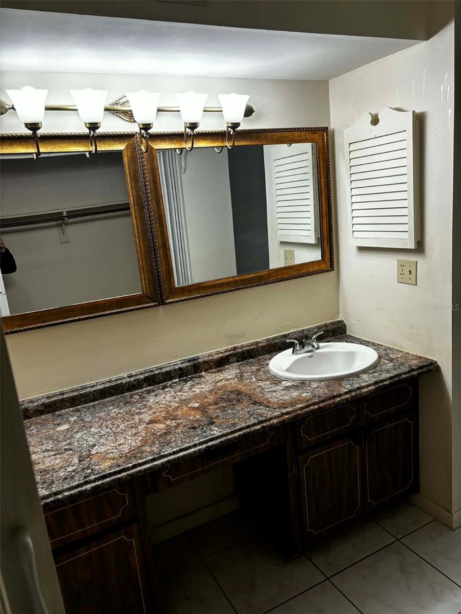 Image 8 of 19 For 500 Newell Hill Road 101a