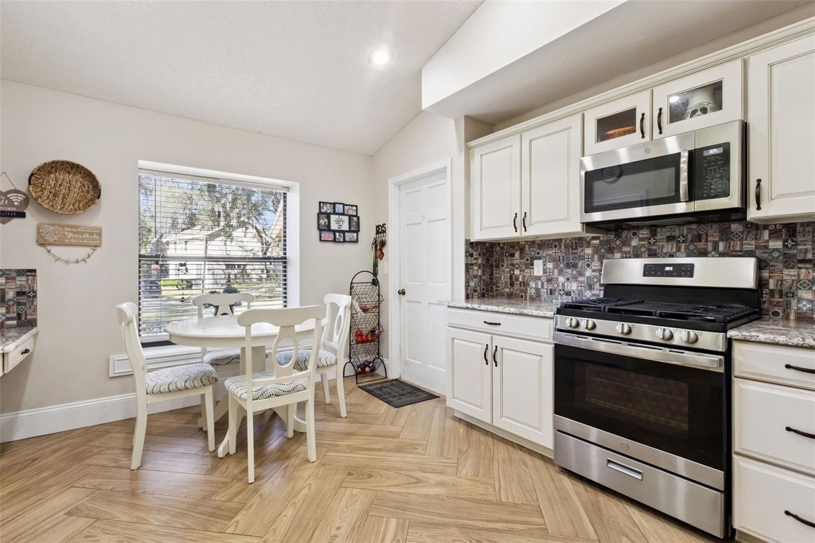 Image 10 of 42 For 33004 Joel Court