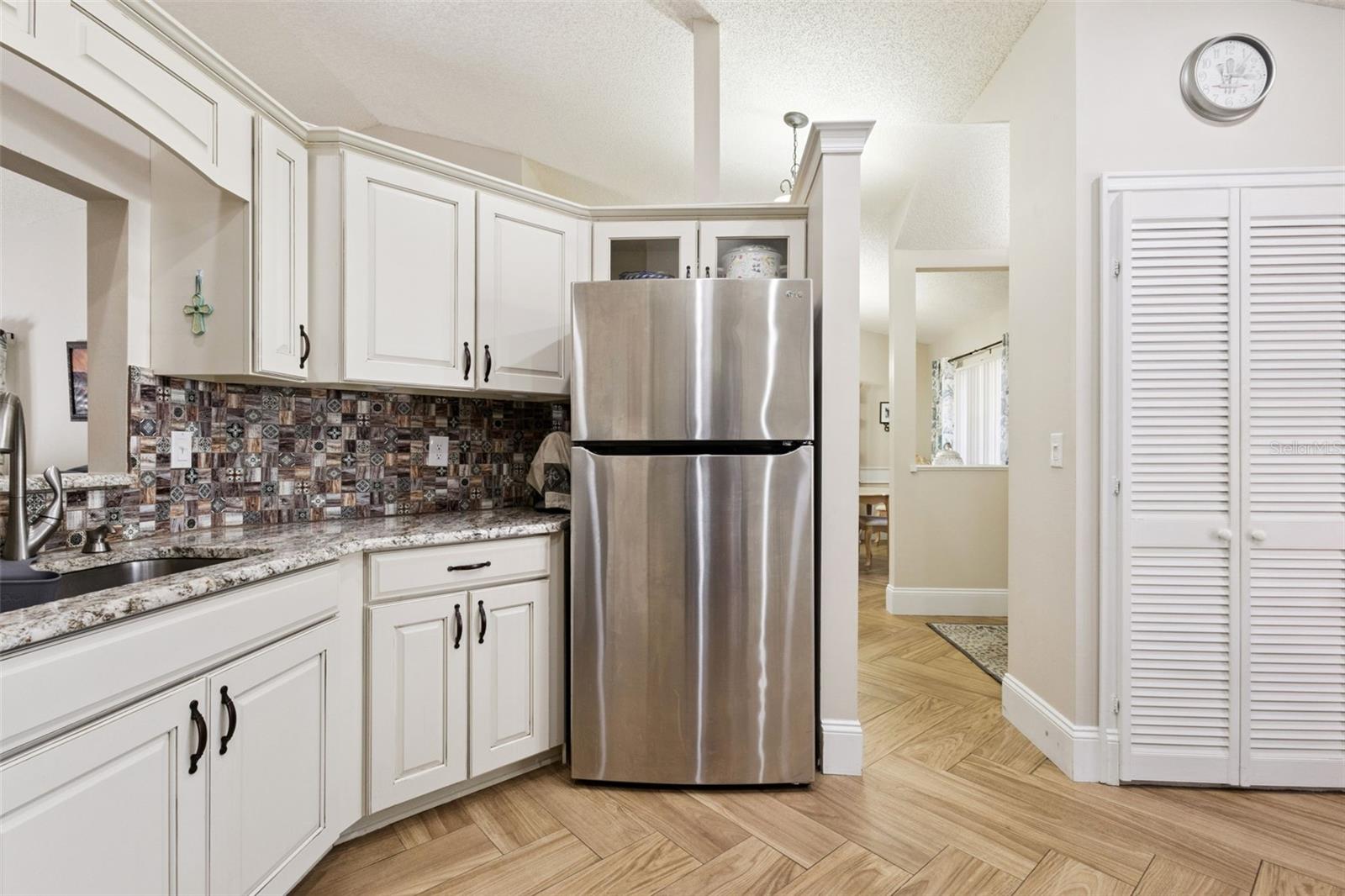 Image 12 of 42 For 33004 Joel Court