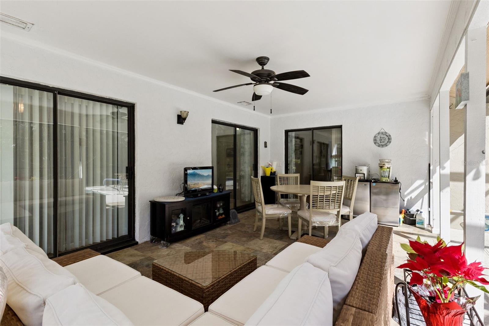 Image 26 of 42 For 33004 Joel Court