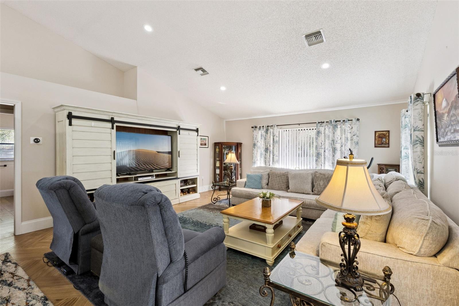 Image 9 of 42 For 33004 Joel Court