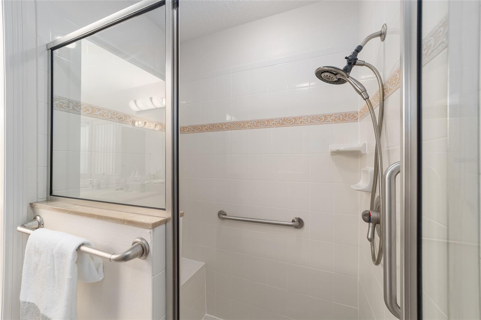 Image 29 of 50 For 8761 168th Kittredge Loop