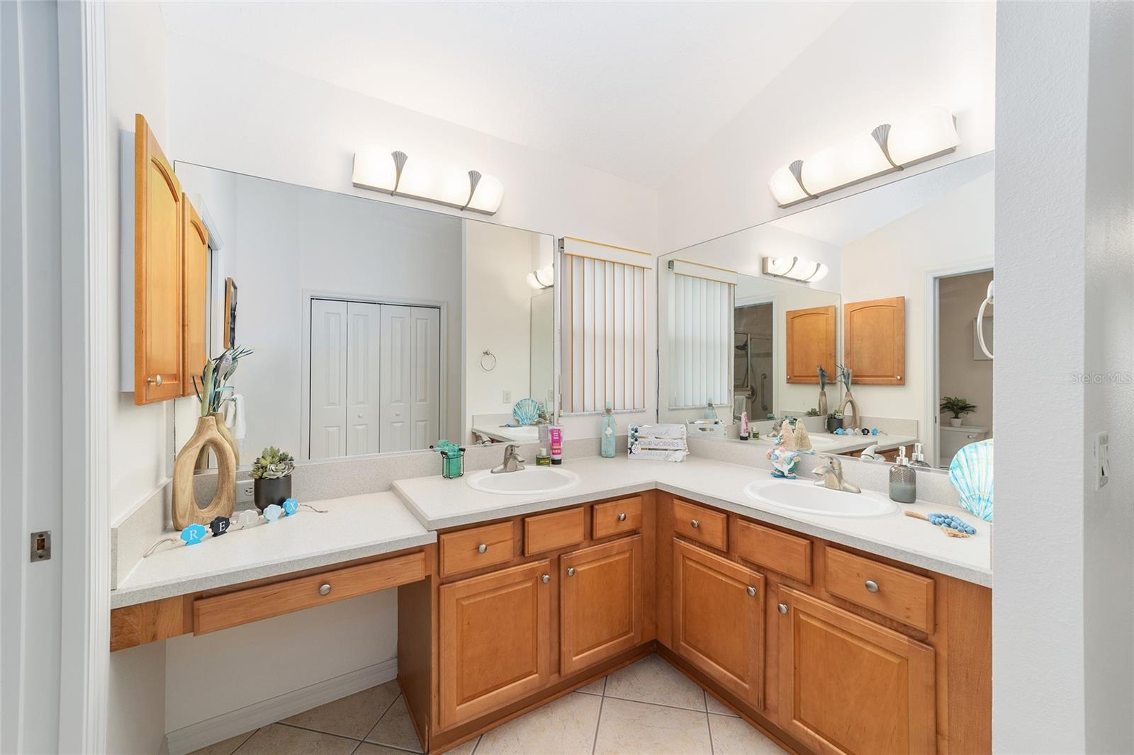 Image 30 of 50 For 8761 168th Kittredge Loop