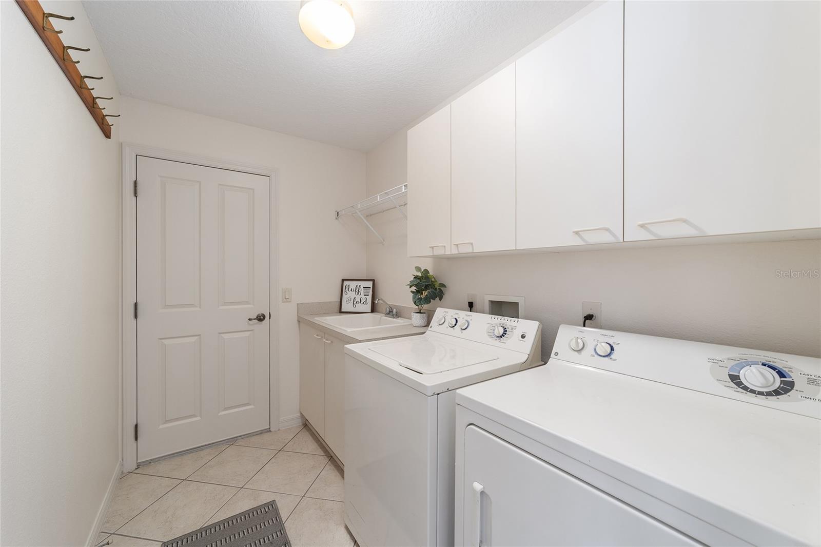 Image 39 of 50 For 8761 168th Kittredge Loop