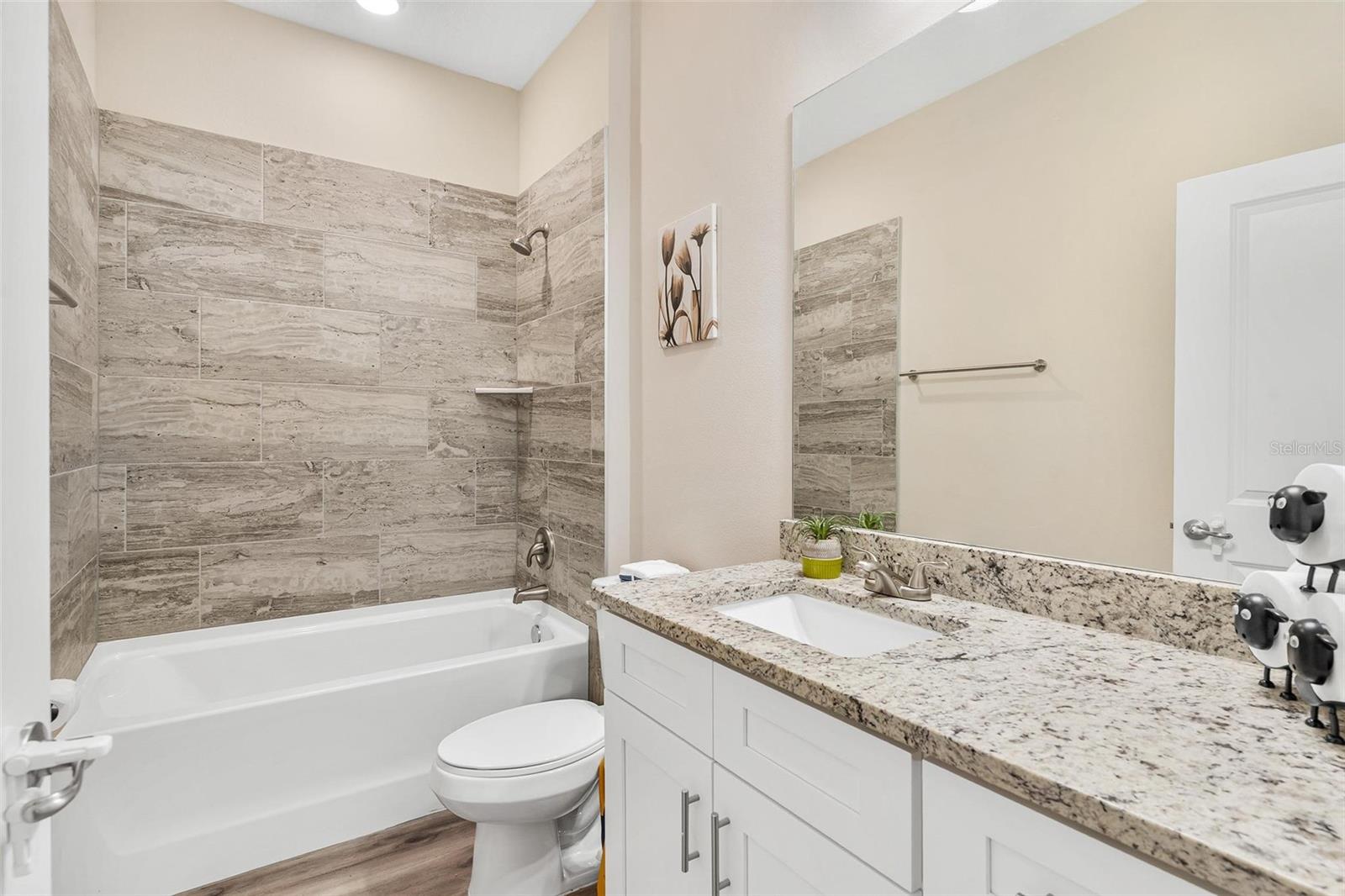 Image 18 of 49 For 41428 Tarpon Avenue