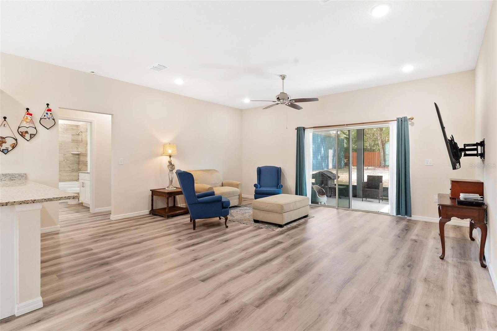 Image 7 of 49 For 41428 Tarpon Avenue