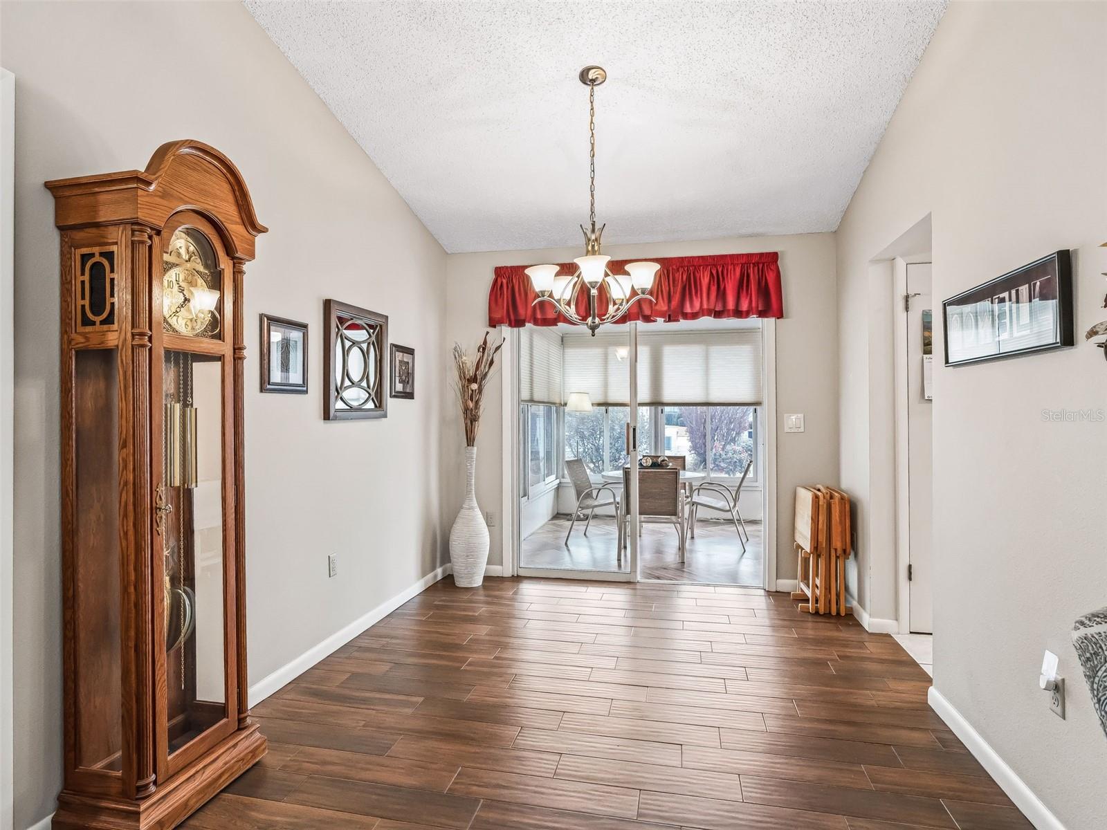 Image 10 of 47 For 2003 Tweed Court