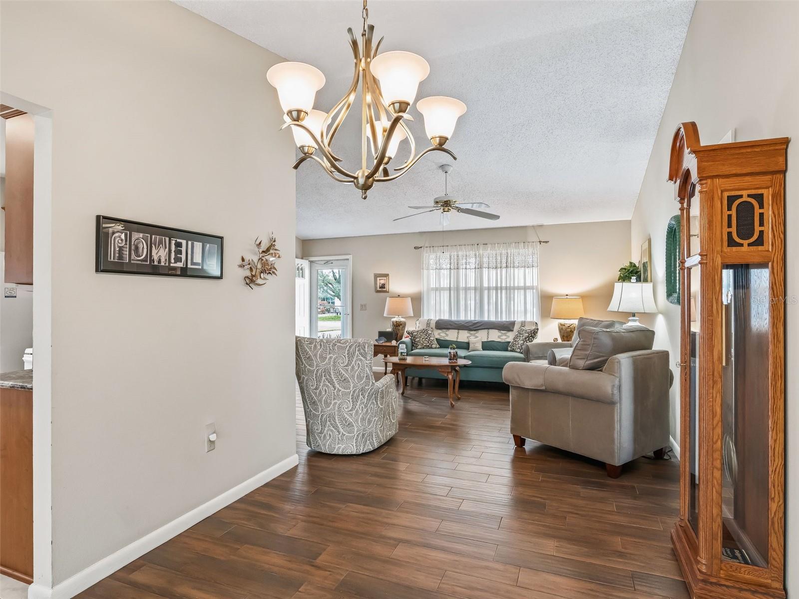 Image 11 of 47 For 2003 Tweed Court