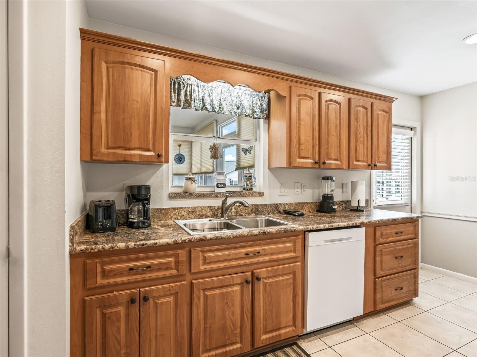 Image 15 of 47 For 2003 Tweed Court