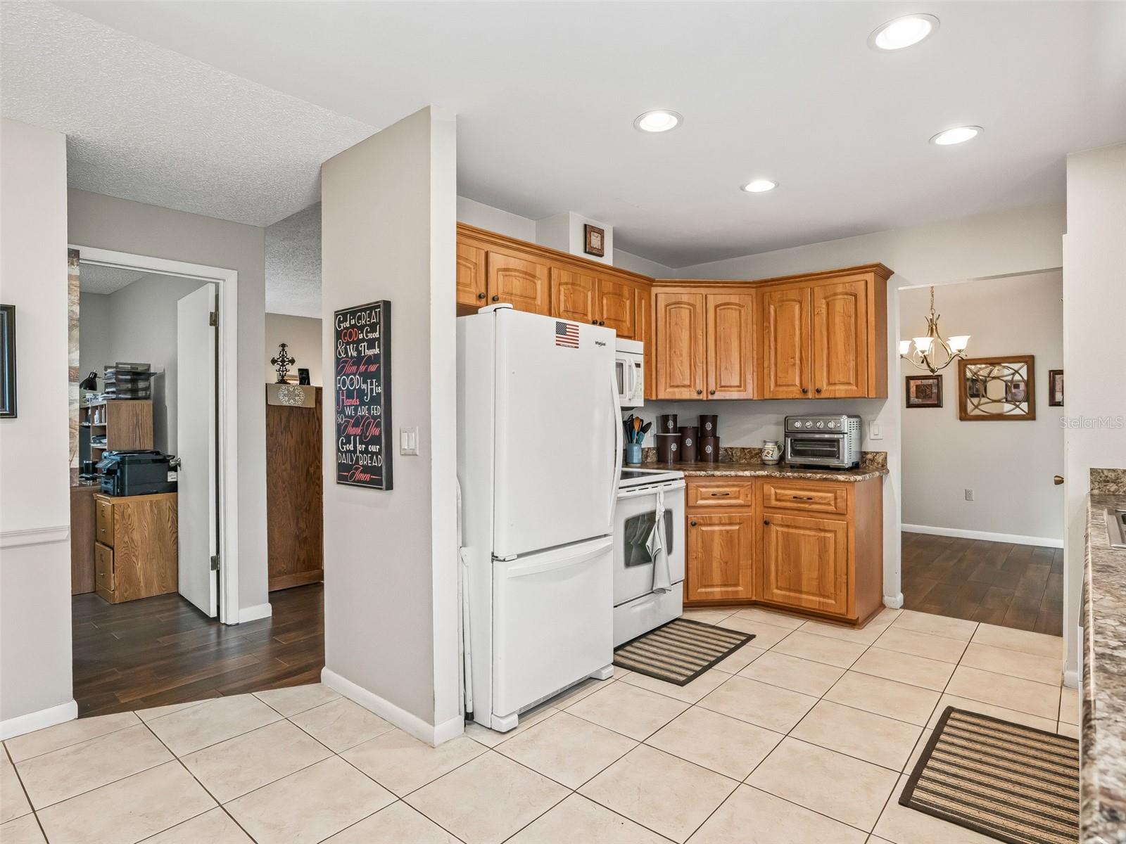 Image 17 of 47 For 2003 Tweed Court