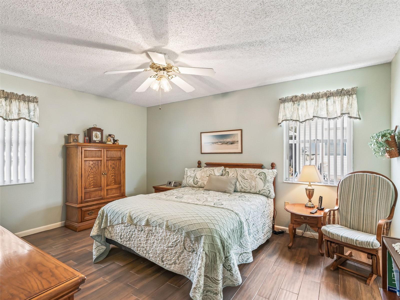 Image 18 of 47 For 2003 Tweed Court