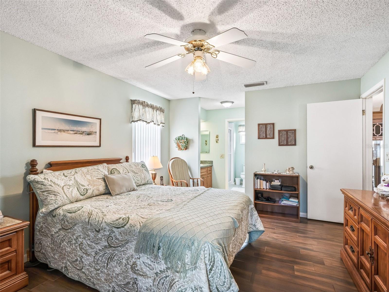 Image 20 of 47 For 2003 Tweed Court