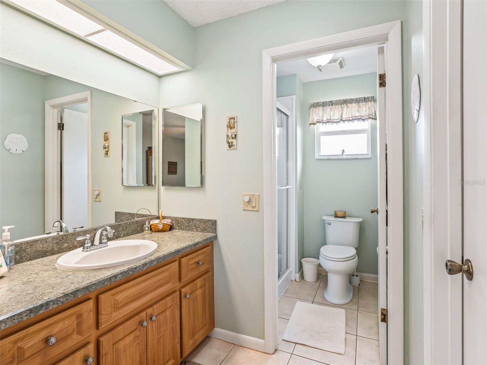 Image 21 of 47 For 2003 Tweed Court