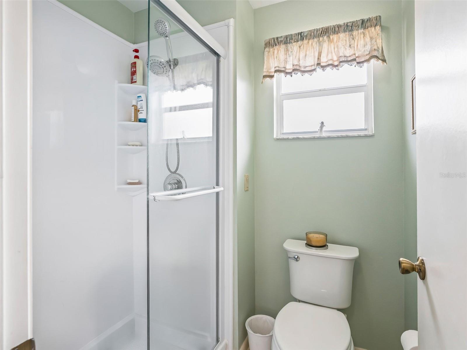 Image 22 of 47 For 2003 Tweed Court