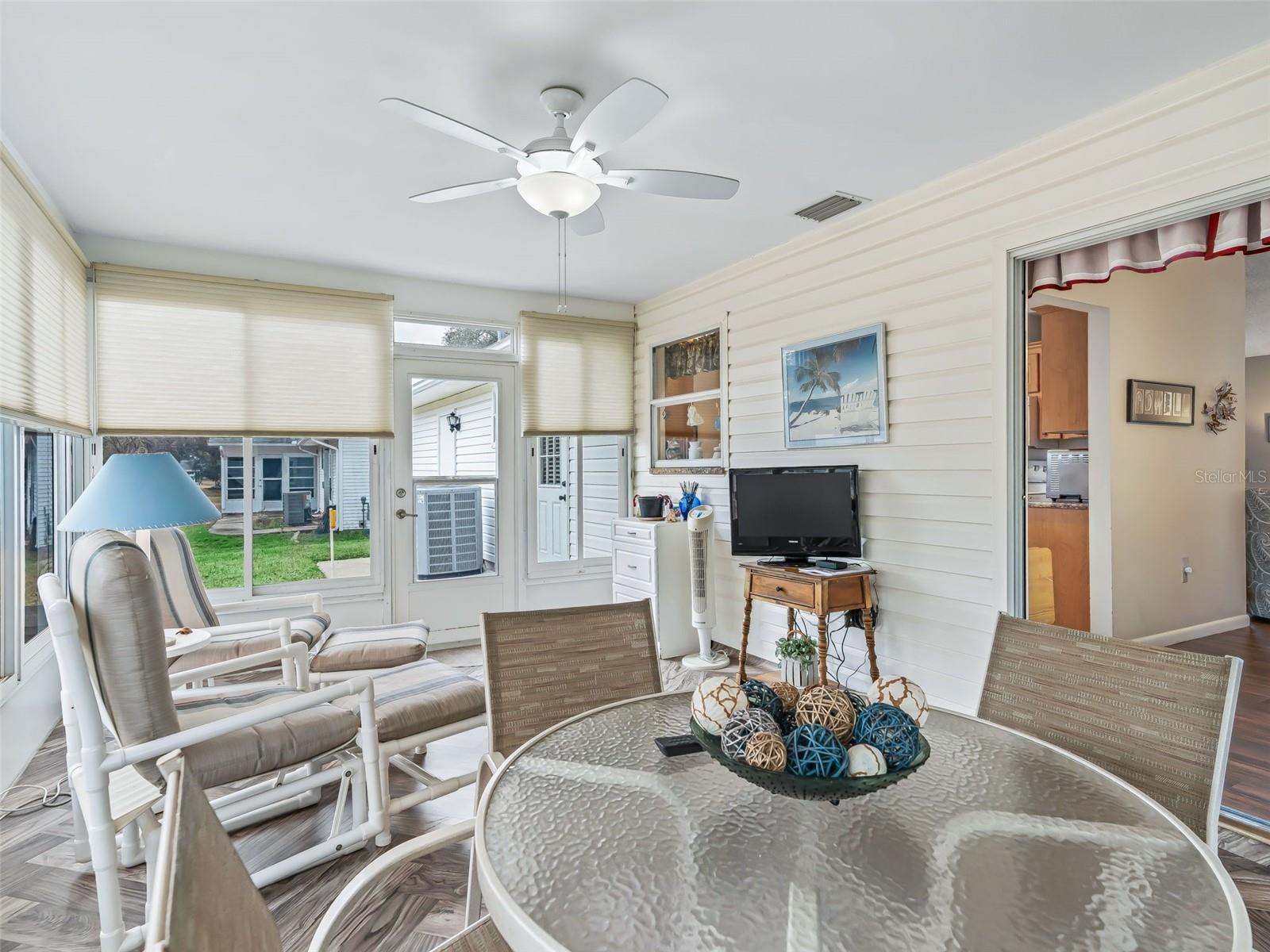 Image 29 of 47 For 2003 Tweed Court