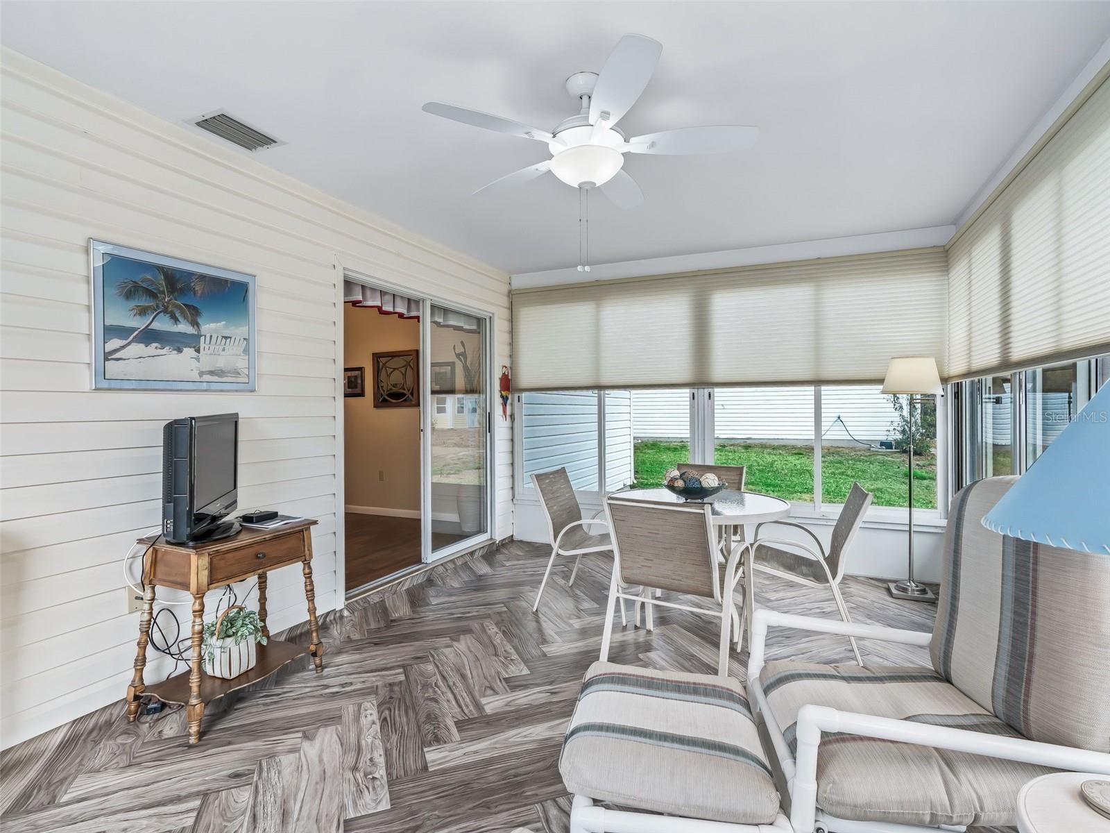 Image 31 of 47 For 2003 Tweed Court