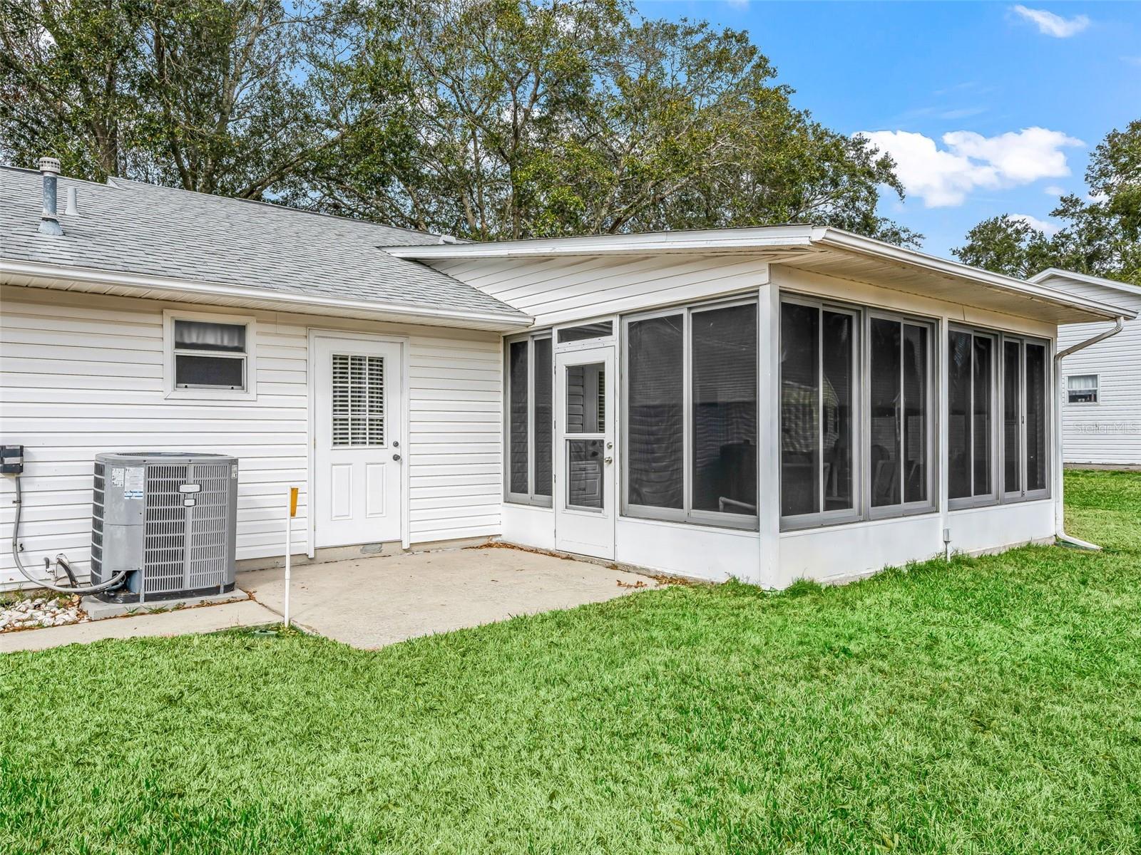 Image 32 of 47 For 2003 Tweed Court