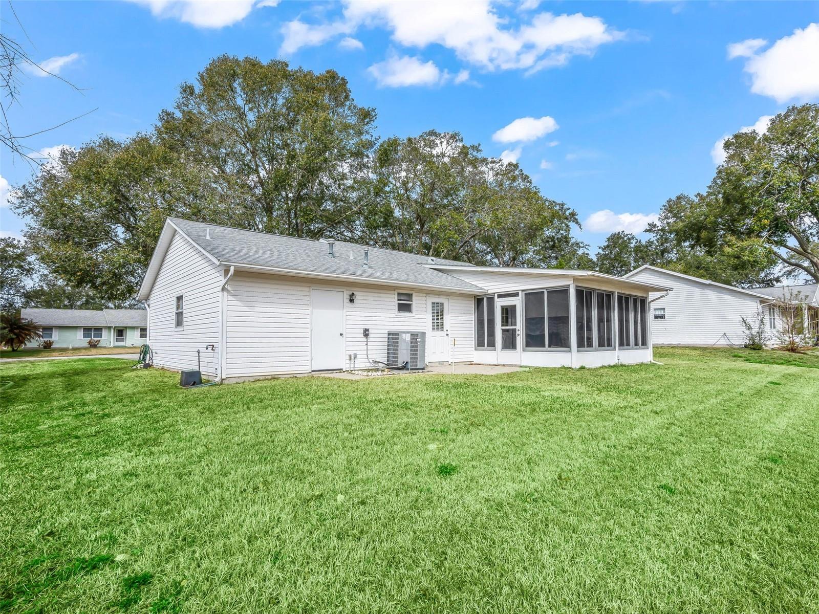 Image 33 of 47 For 2003 Tweed Court