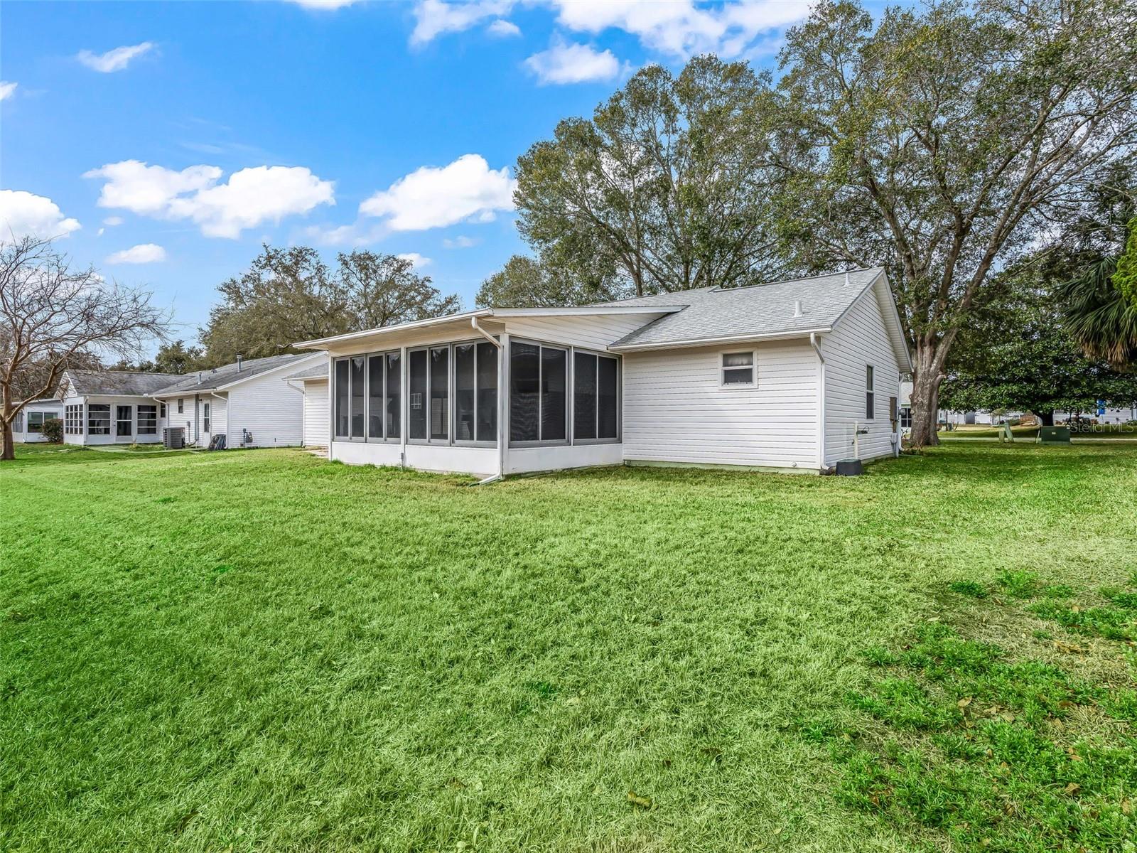 Image 34 of 47 For 2003 Tweed Court