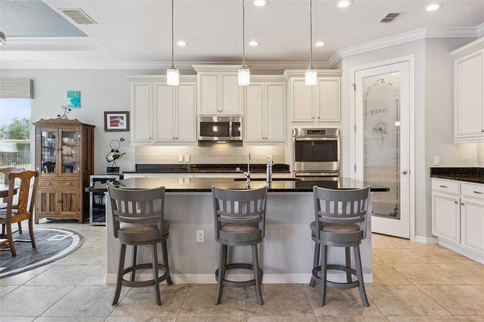 Image 14 of 75 For 812 San Raphael Street