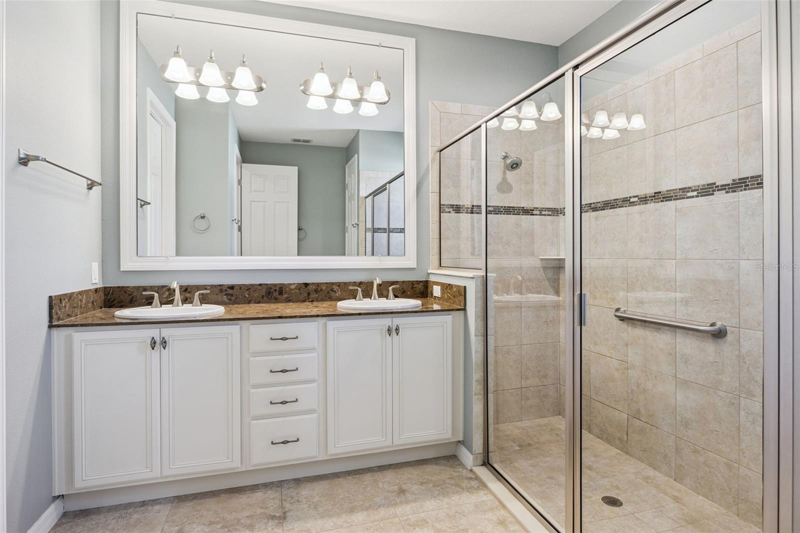 Image 19 of 75 For 812 San Raphael Street