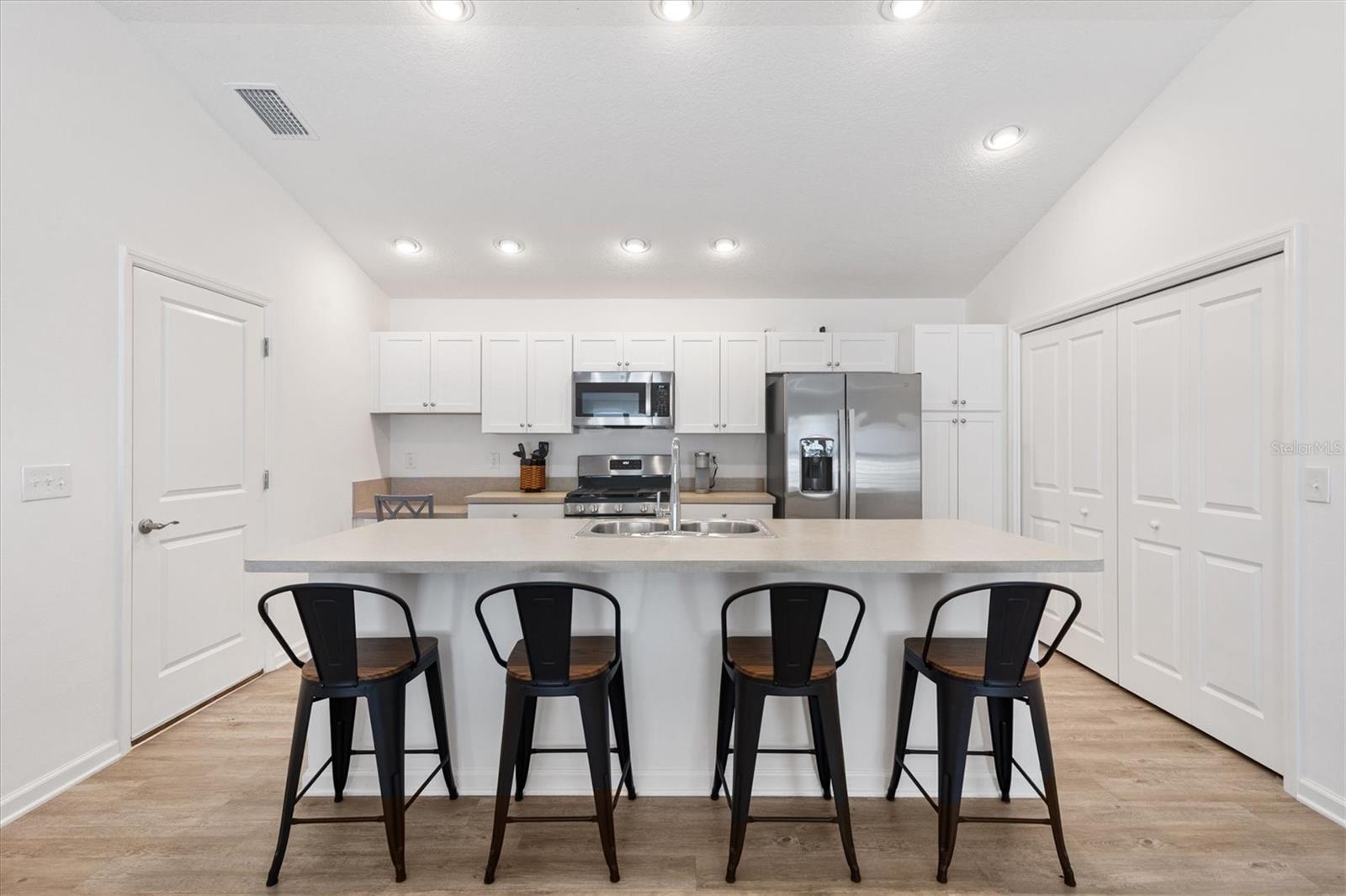 Image 10 of 32 For 835 Conroe Street