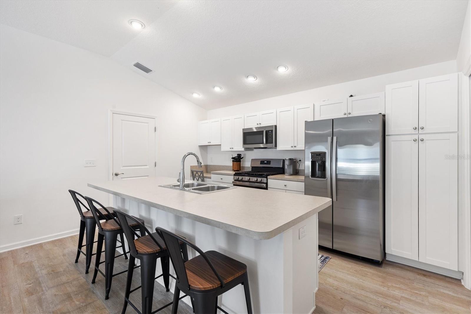 Image 12 of 32 For 835 Conroe Street