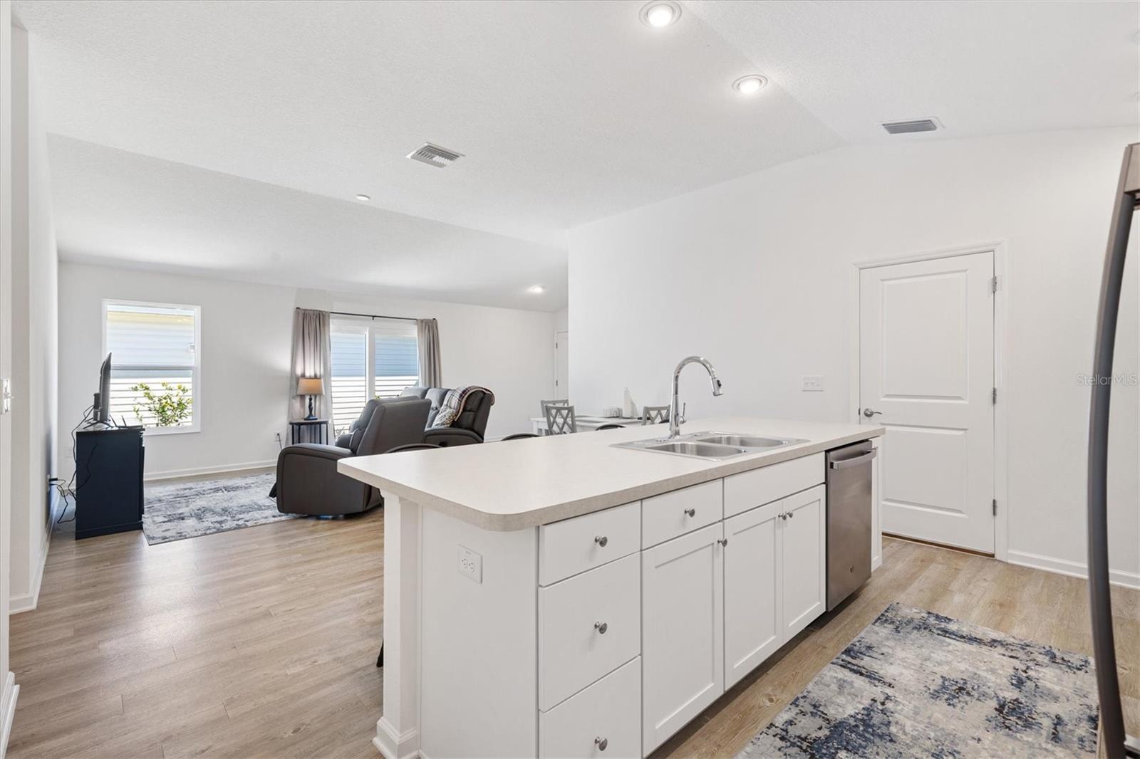 Image 13 of 32 For 835 Conroe Street