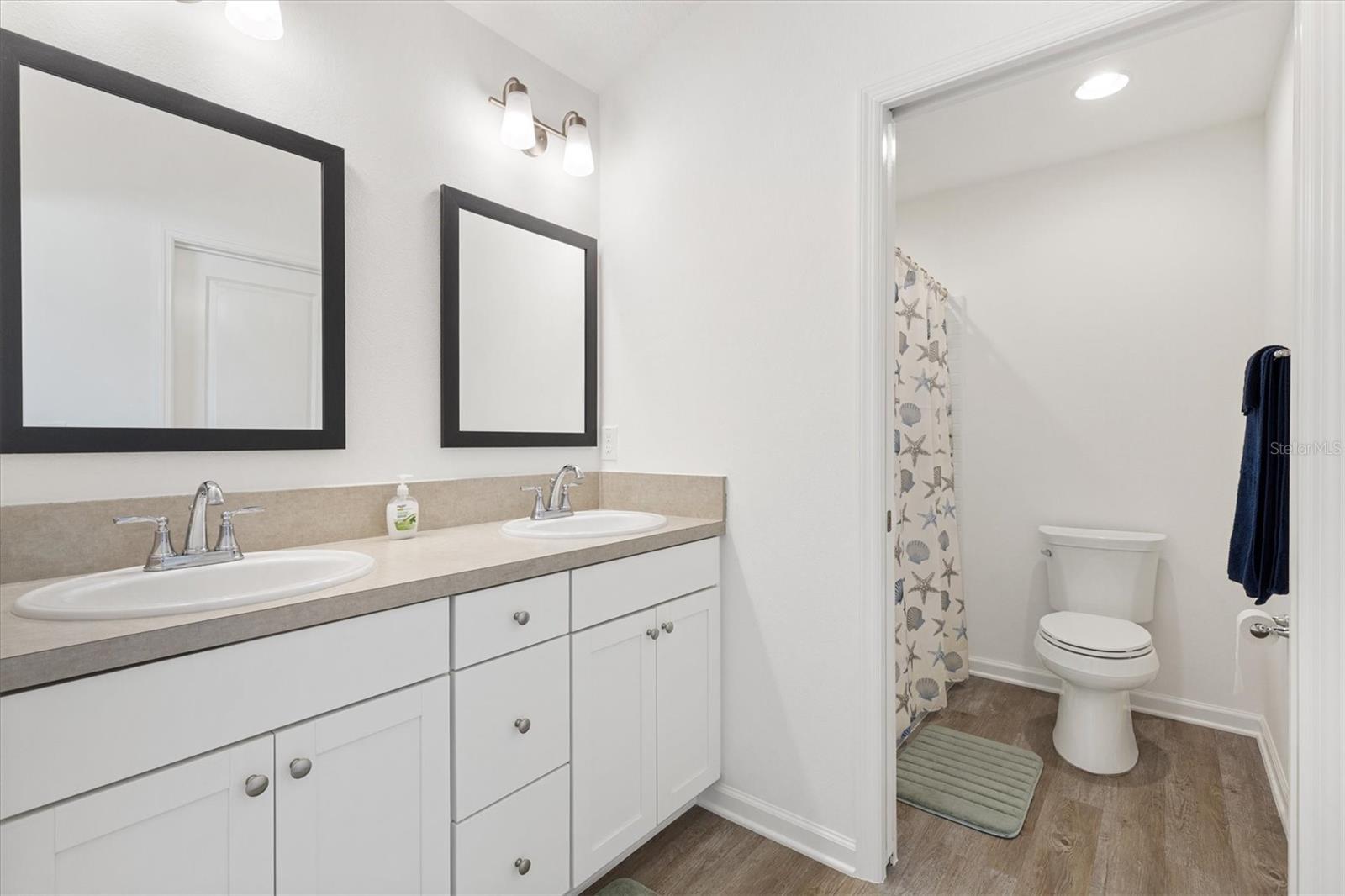 Image 17 of 32 For 835 Conroe Street