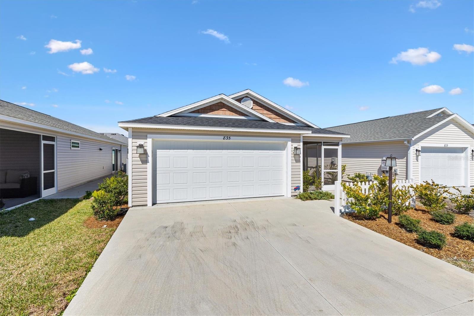 Image 2 of 32 For 835 Conroe Street