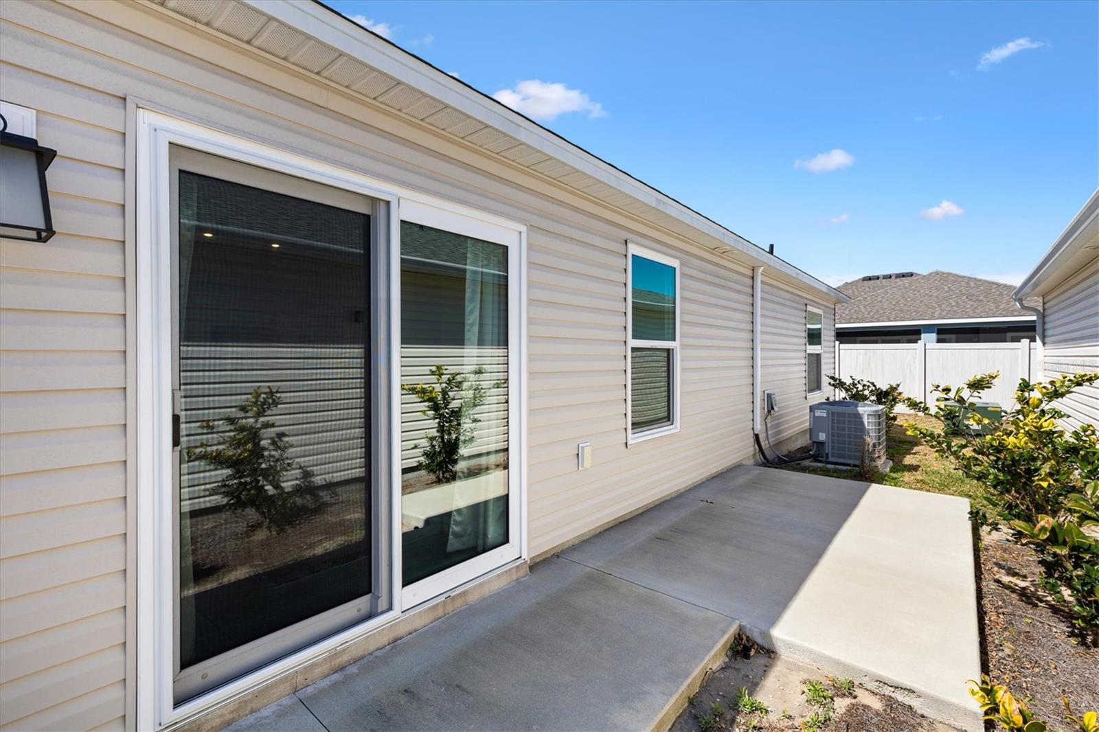 Image 21 of 32 For 835 Conroe Street