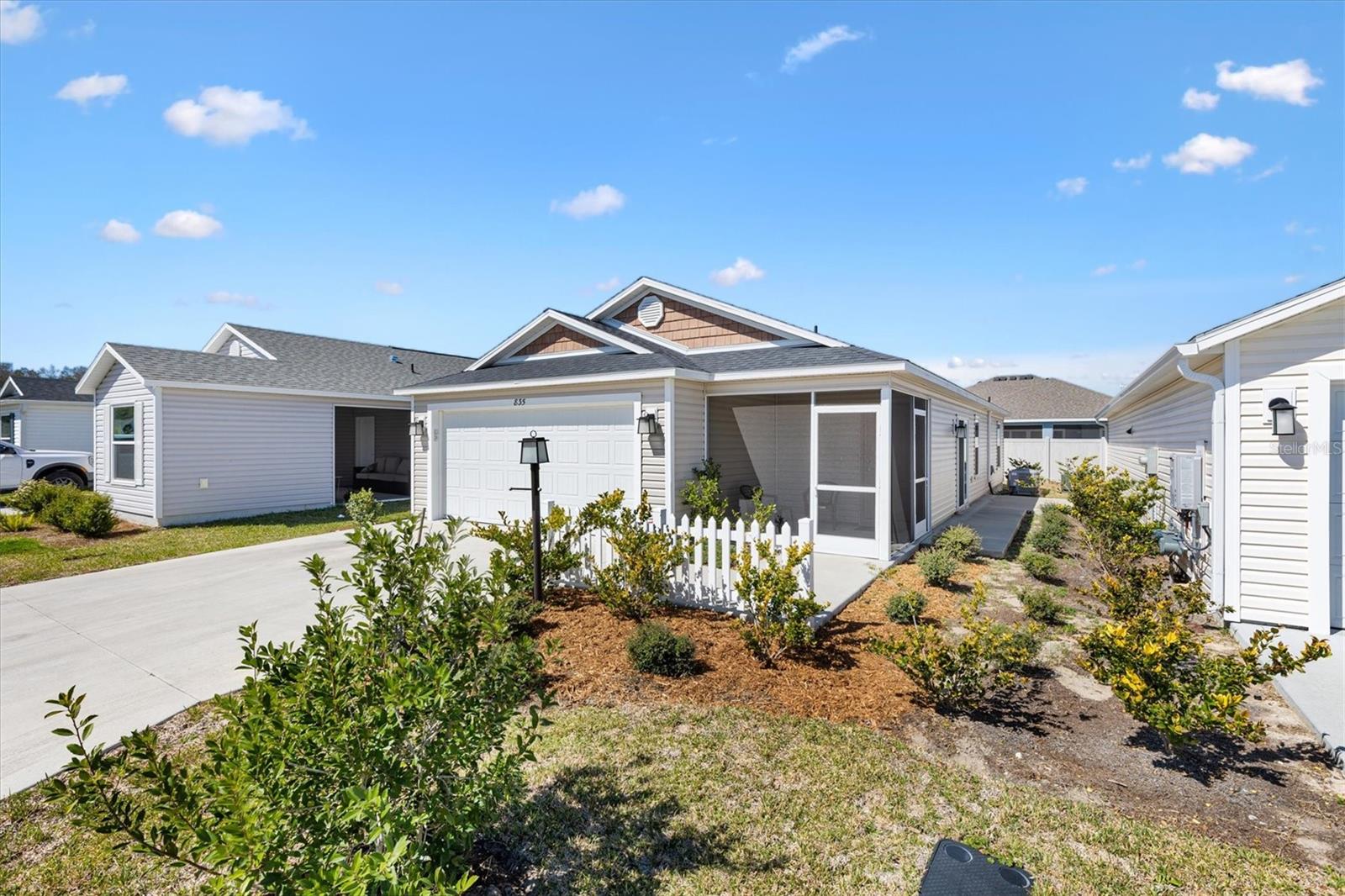 Image 3 of 32 For 835 Conroe Street