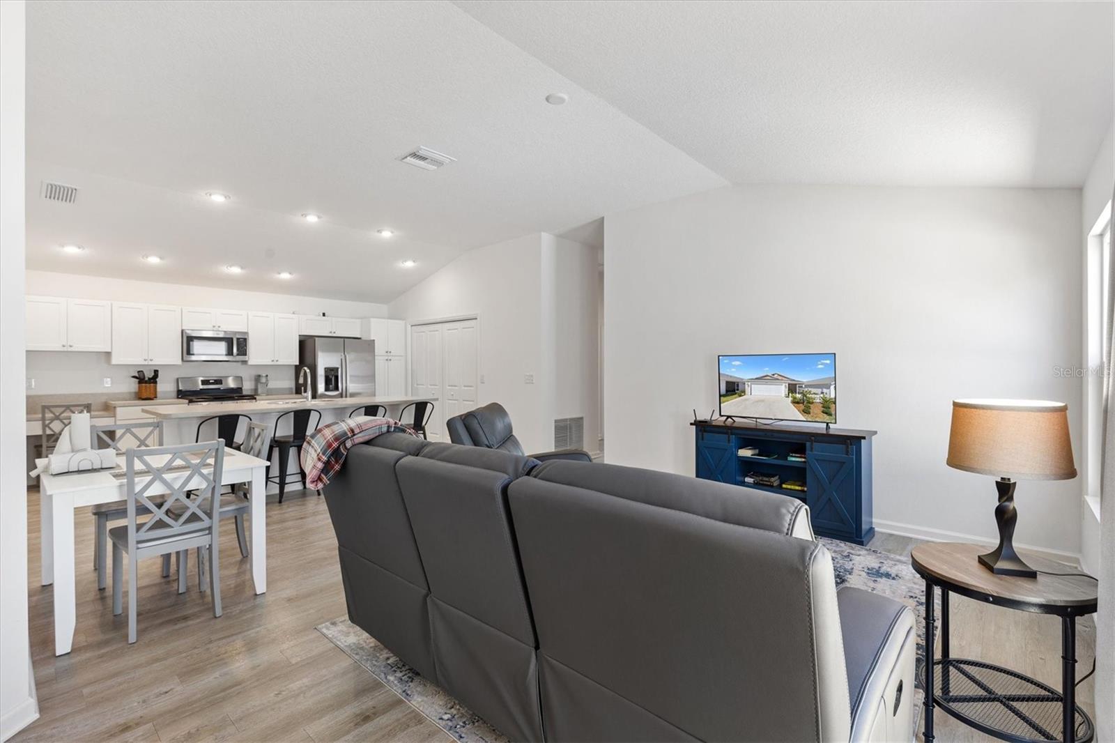 Image 7 of 32 For 835 Conroe Street