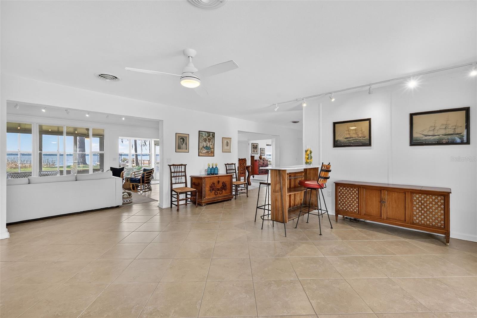 Image 11 of 60 For 33225 Lakeshore Drive