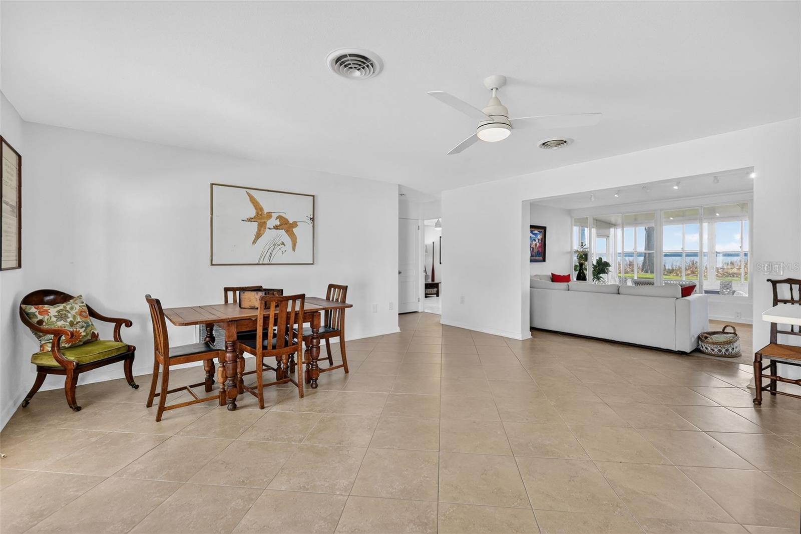 Image 13 of 60 For 33225 Lakeshore Drive