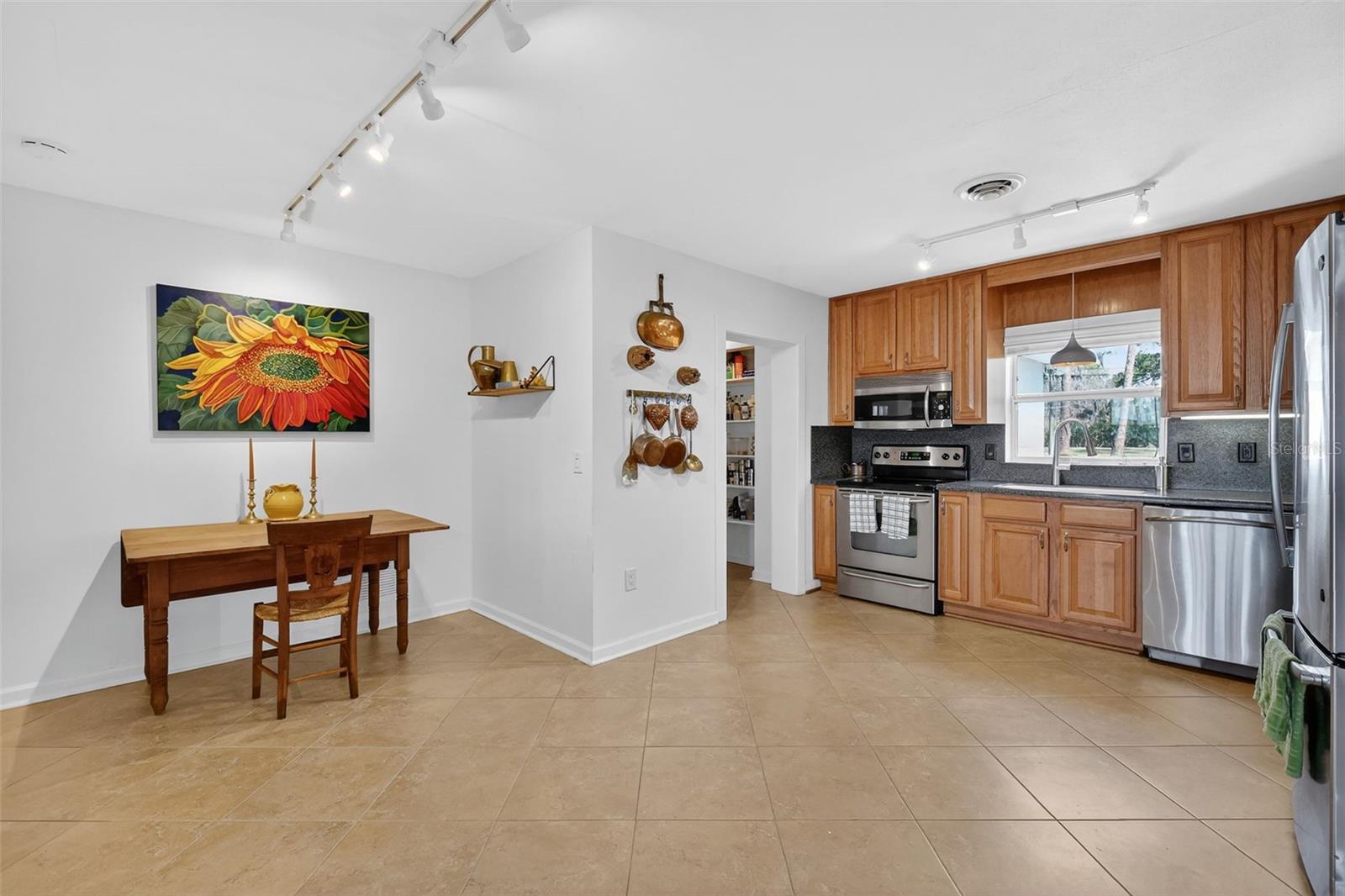 Image 15 of 60 For 33225 Lakeshore Drive