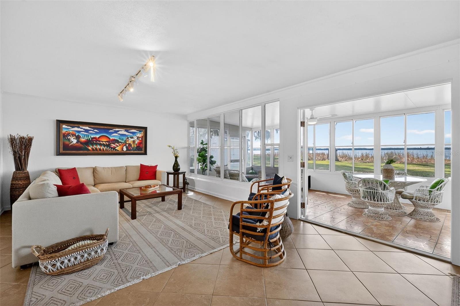 Image 20 of 60 For 33225 Lakeshore Drive