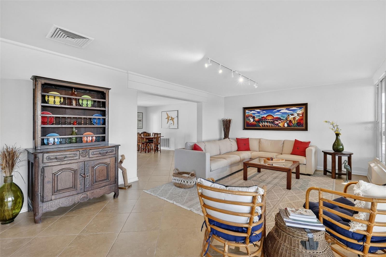 Image 21 of 60 For 33225 Lakeshore Drive