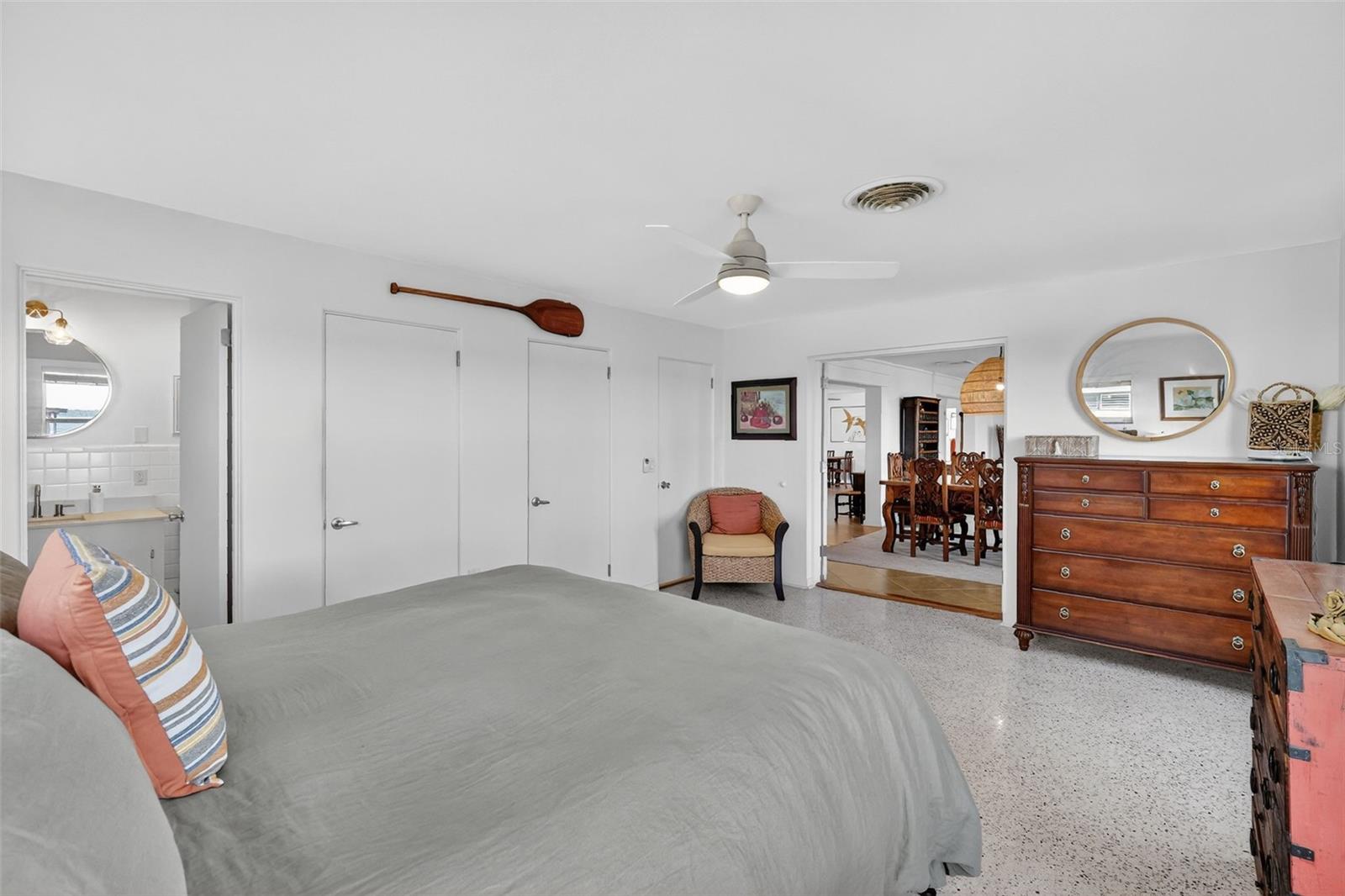 Image 26 of 60 For 33225 Lakeshore Drive