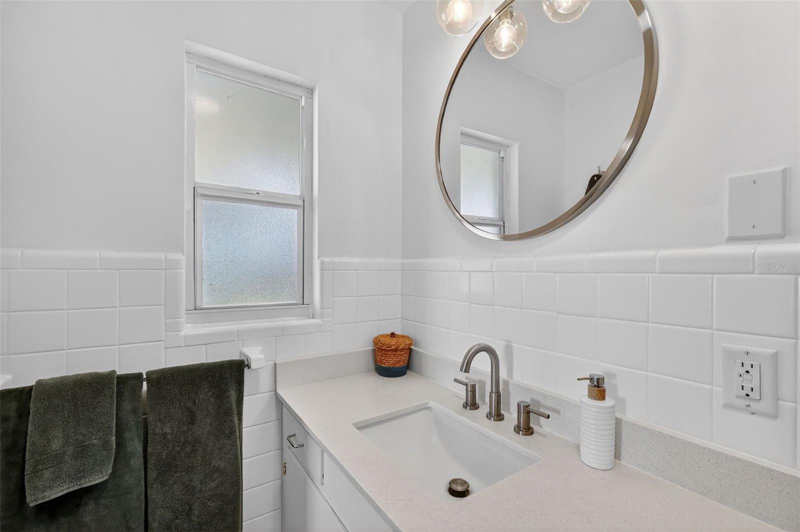 Image 28 of 60 For 33225 Lakeshore Drive