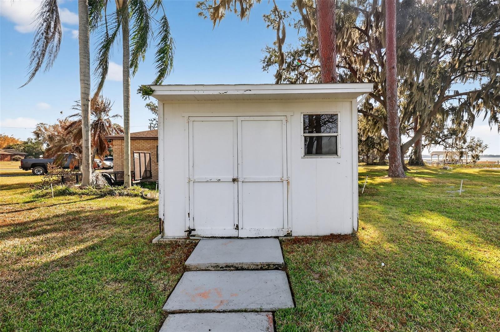 Image 46 of 60 For 33225 Lakeshore Drive