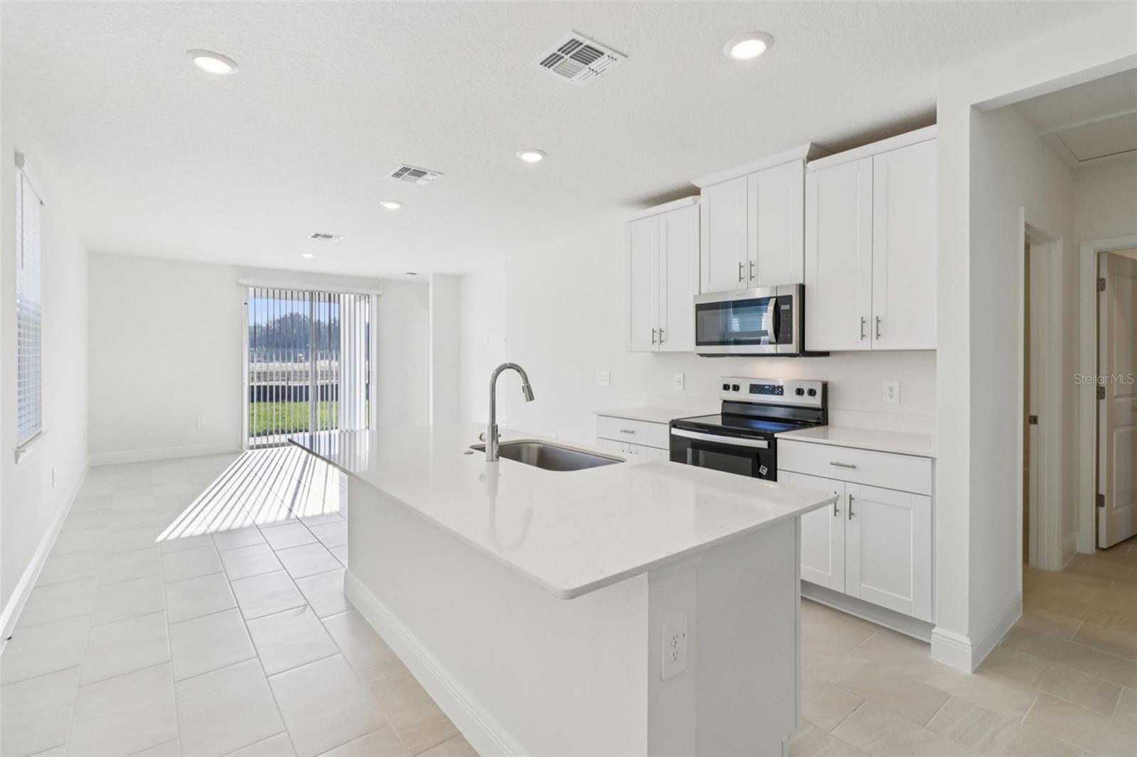 Image 4 of 25 For 875 Sunshower Drive