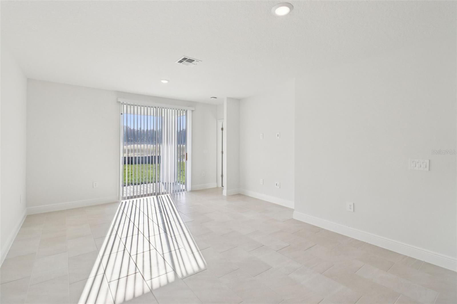 Image 5 of 25 For 875 Sunshower Drive