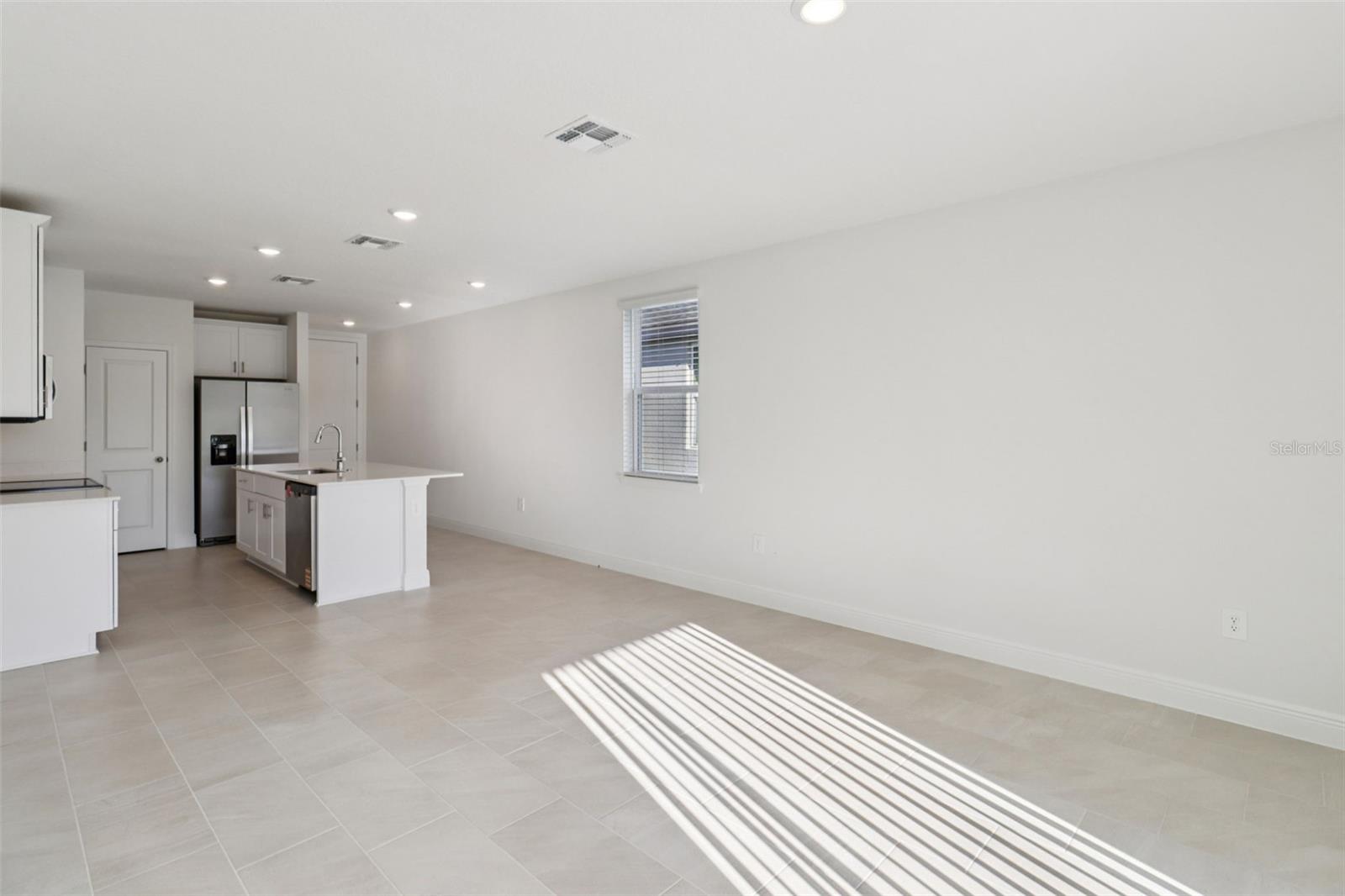 Image 7 of 25 For 875 Sunshower Drive