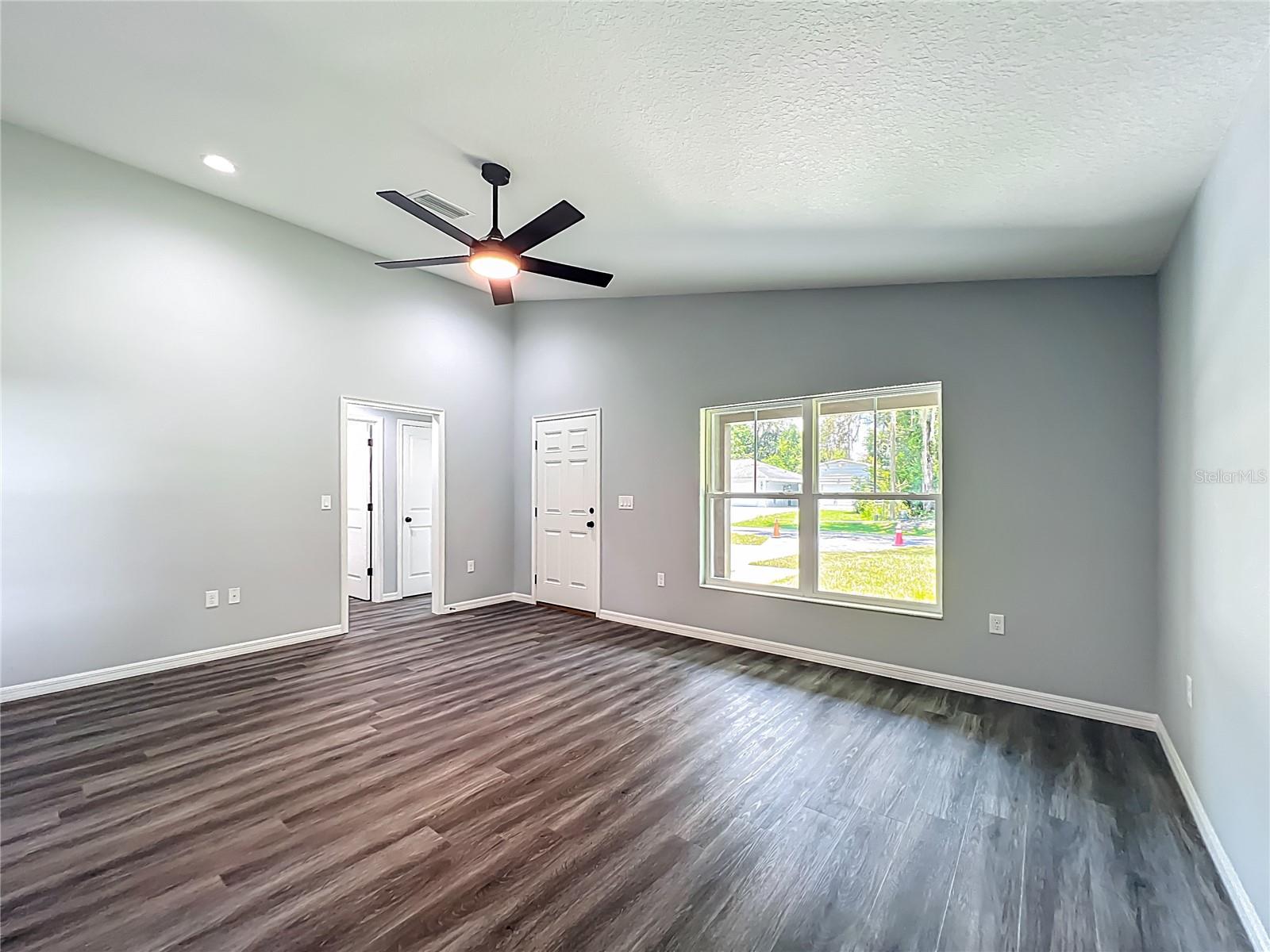 Image 10 of 47 For 919 Cr 482c  