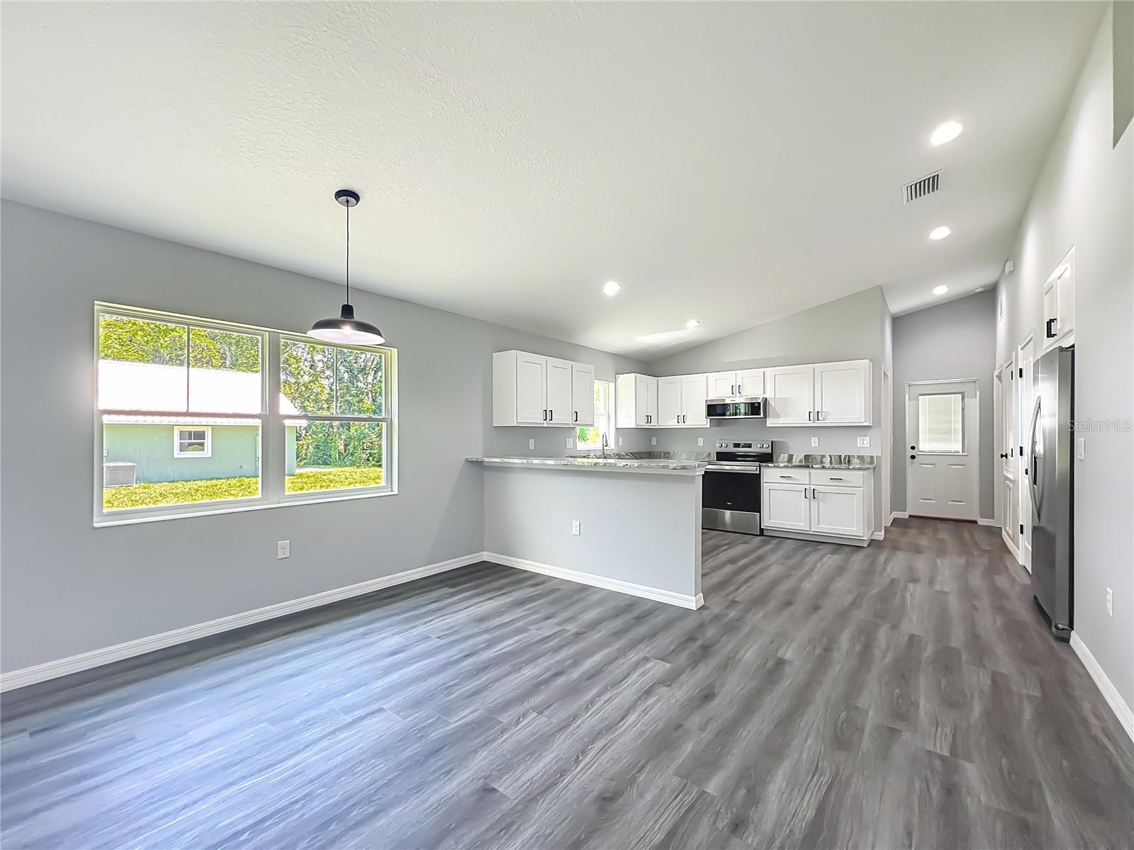 Image 12 of 47 For 919 Cr 482c  