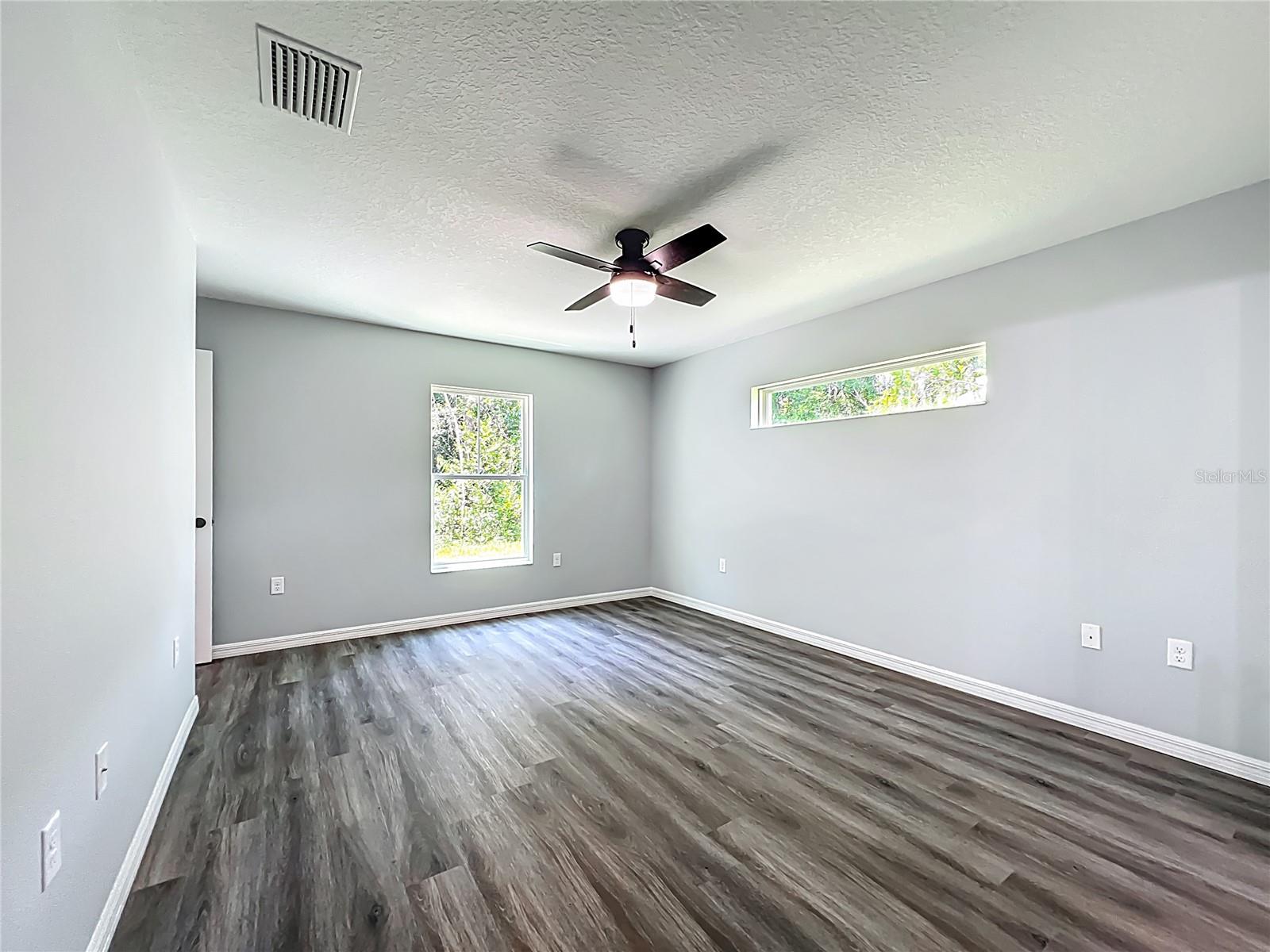 Image 20 of 47 For 919 Cr 482c  