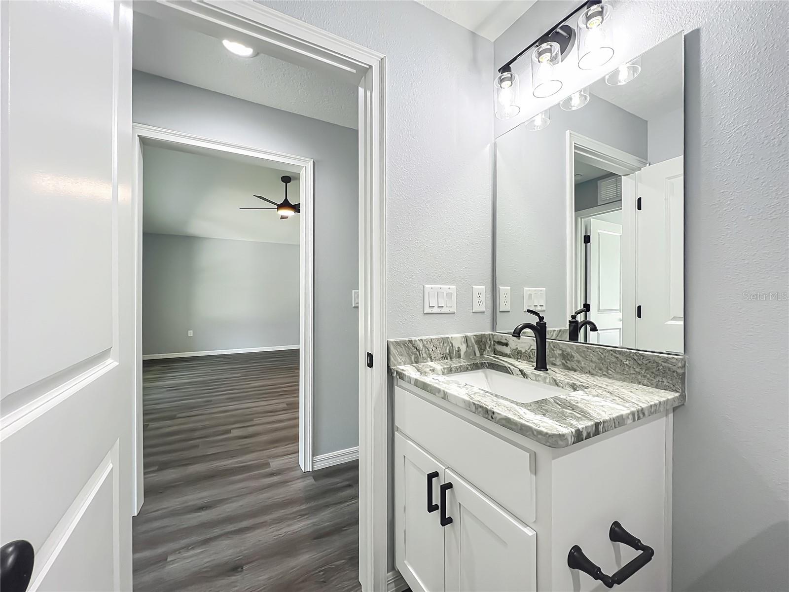 Image 31 of 47 For 919 Cr 482c  