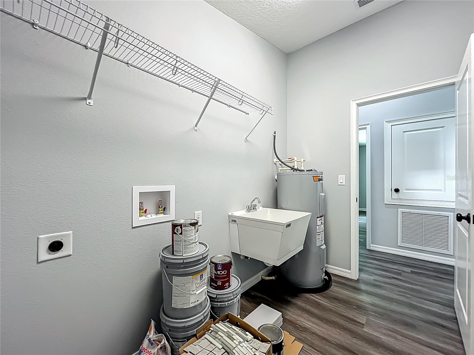 Image 33 of 47 For 919 Cr 482c  